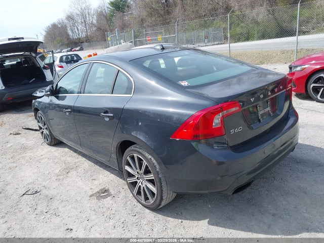 2014 VOLVO S60 YV1612FS8E2272975 Photo 2