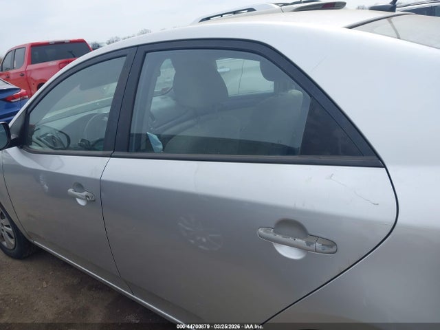 44700879 :رقم المزاد ، KNAFT4A21A5172791 vin ، 2010 Kia Forte Lx مزاد بيع