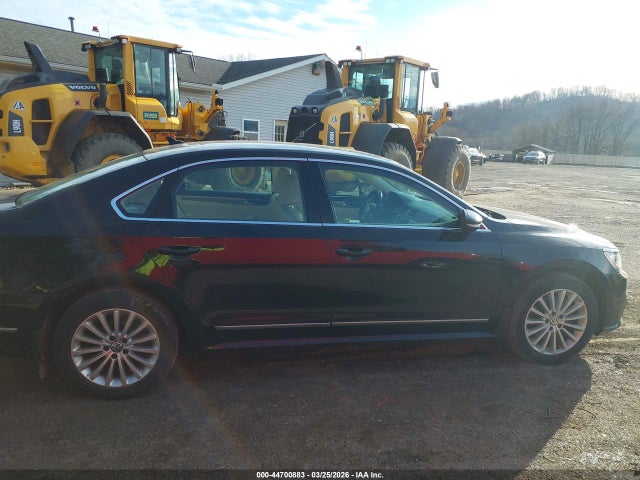 Aukcja sprzedaży 2017 Volkswagen Passat 1.8t Se, vin: 1VWBT7A35HC019670, numer aukcji: 44700883
