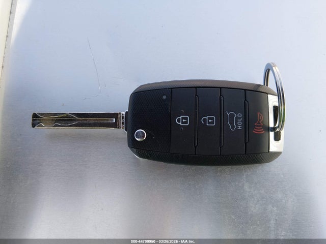 44700950 :رقم المزاد ، KNDJN2A23F7774132 vin ، 2015 Kia Soul مزاد بيع