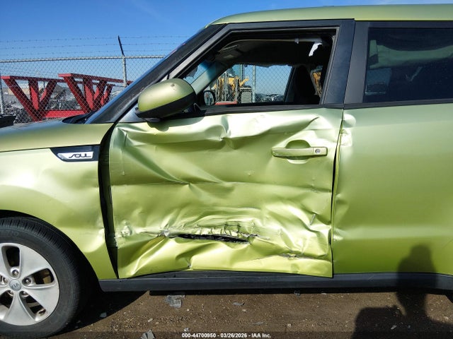 44700950 :رقم المزاد ، KNDJN2A23F7774132 vin ، 2015 Kia Soul مزاد بيع