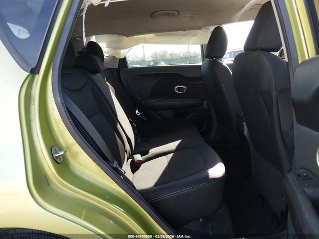 44700950 :رقم المزاد ، KNDJN2A23F7774132 vin ، 2015 Kia Soul مزاد بيع