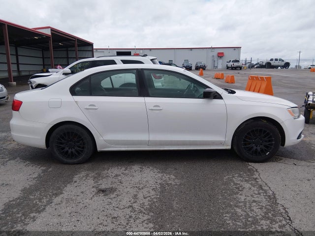 2014 Volkswagen Jetta 2.0l S მანქანა იყიდება აუქციონზე, vin: 3VW2K7AJ3EM407072, აუქციონის ნომერი: 44700958