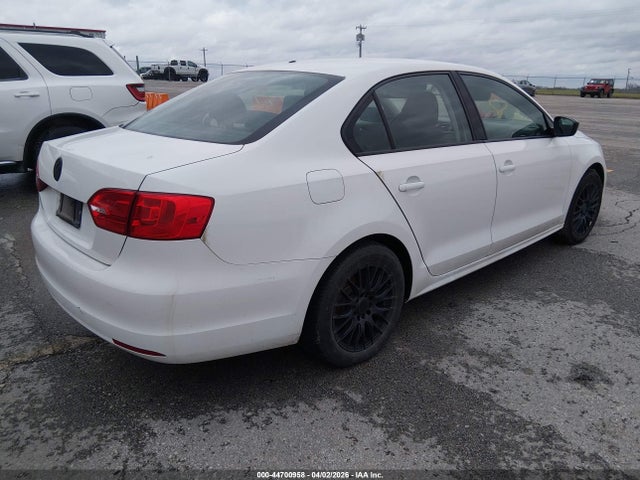 2014 Volkswagen Jetta 2.0l S მანქანა იყიდება აუქციონზე, vin: 3VW2K7AJ3EM407072, აუქციონის ნომერი: 44700958