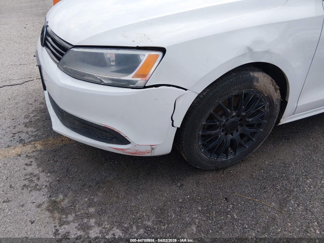 2014 Volkswagen Jetta 2.0l S მანქანა იყიდება აუქციონზე, vin: 3VW2K7AJ3EM407072, აუქციონის ნომერი: 44700958