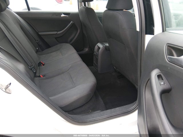 2014 Volkswagen Jetta 2.0l S მანქანა იყიდება აუქციონზე, vin: 3VW2K7AJ3EM407072, აუქციონის ნომერი: 44700958