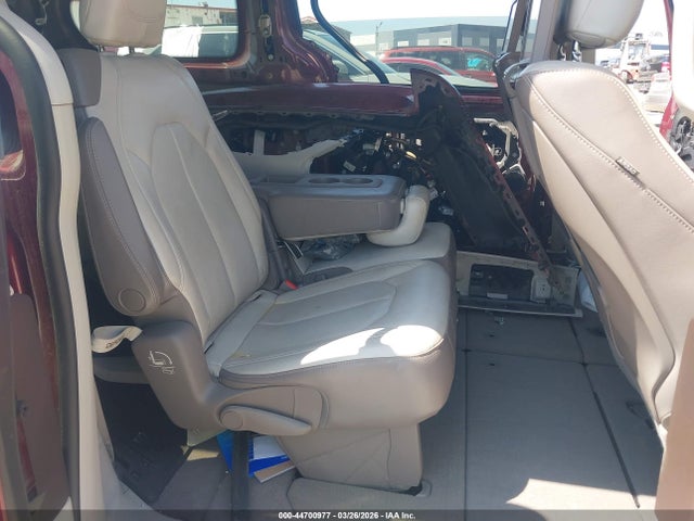 2017 Chrysler Pacifica Touring-l Plus მანქანა იყიდება აუქციონზე, vin: 2C4RC1EG8HR833444, აუქციონის ნომერი: 44700977