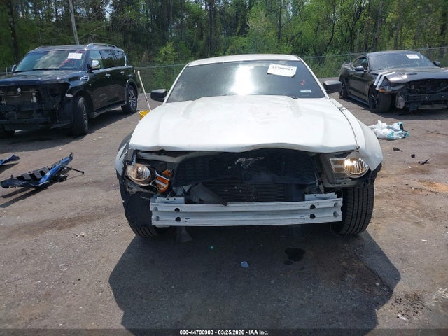 Продажа на аукционе авто 2012 Ford Mustang V6 Premium, vin: 1ZVBP8AM6C5207775, номер лота: 44700983