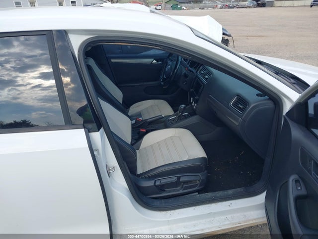 2016 Volkswagen Jetta 1.8t Sport მანქანა იყიდება აუქციონზე, vin: 3VWD17AJ3GM345364, აუქციონის ნომერი: 44700994