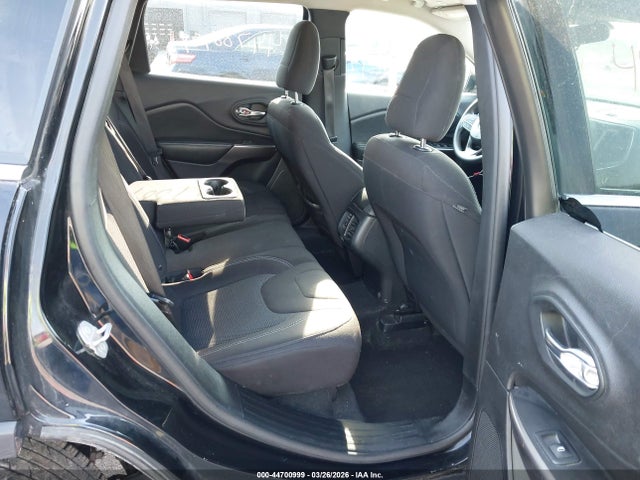1C4PJLCBXKD377019 Jeep Cherokee Latitude Fwd