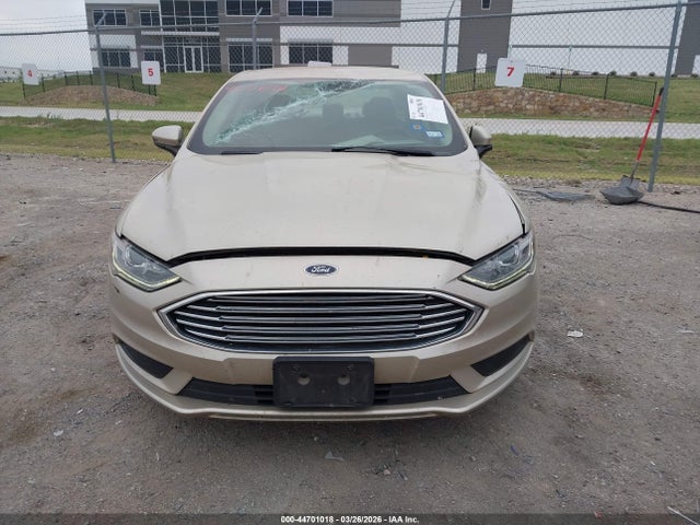 44701018 :رقم المزاد ، 3FA6P0H72HR407035 vin ، 2017 Ford Fusion Se مزاد بيع