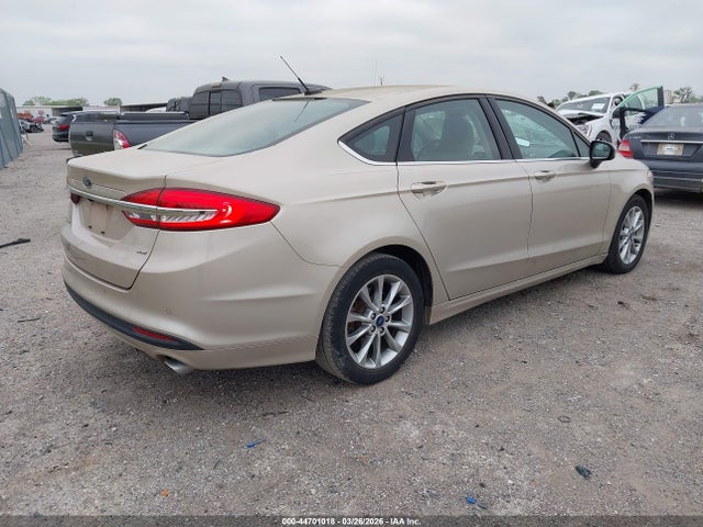44701018 :رقم المزاد ، 3FA6P0H72HR407035 vin ، 2017 Ford Fusion Se مزاد بيع