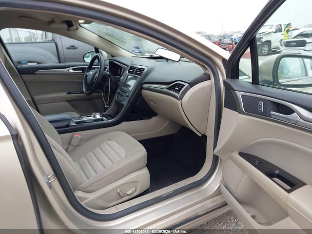 44701018 :رقم المزاد ، 3FA6P0H72HR407035 vin ، 2017 Ford Fusion Se مزاد بيع