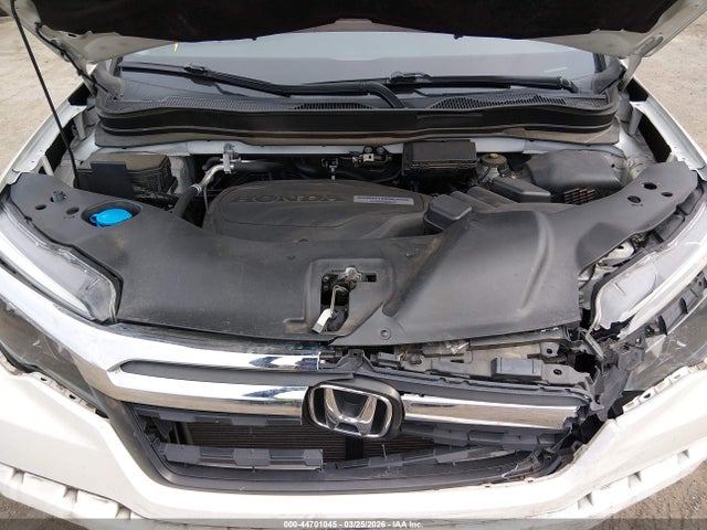 44701045 :رقم المزاد ، 5FPYK3F63HB026025 vin ، 2017 Honda Ridgeline Rtl-t مزاد بيع