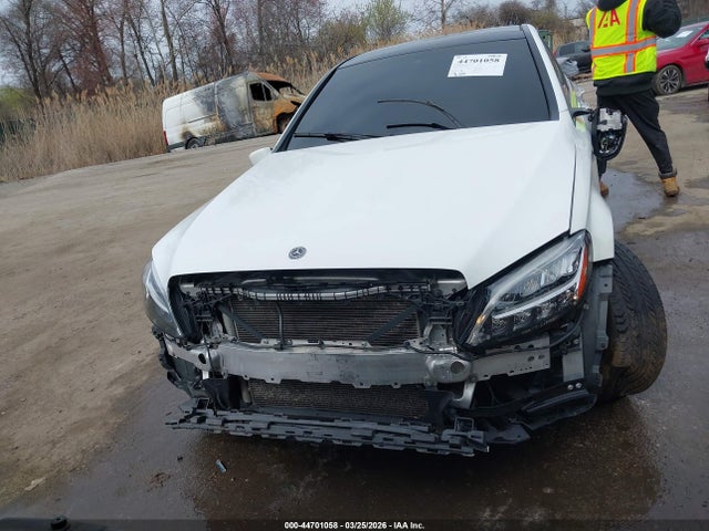 44701058 :رقم المزاد ، W1KWF8EB2MR652515 vin ، 2021 Mercedes-benz C 300 4matic مزاد بيع