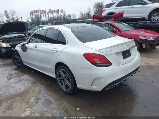 44701058 :رقم المزاد ، W1KWF8EB2MR652515 vin ، 2021 Mercedes-benz C 300 4matic مزاد بيع