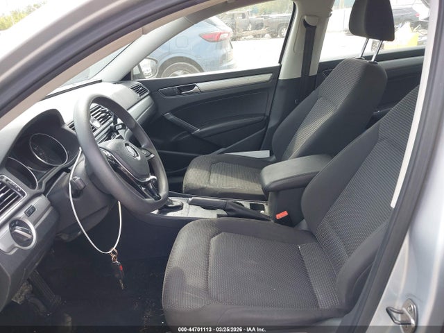 Продаж на аукціоні авто 2016 Volkswagen Passat 1.8t S, vin: 1VWAT7A34GC049737, номер лоту: 44701113