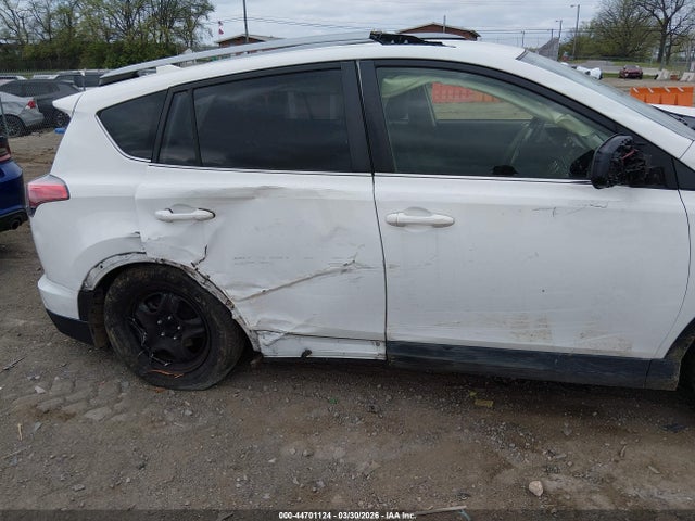 44701124 :رقم المزاد ، JTMZFREVXJJ739001 vin ، 2018 Toyota Rav4 Le مزاد بيع
