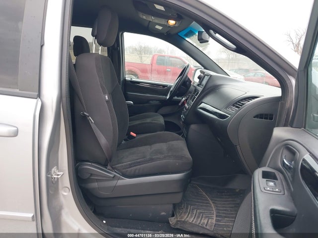 44701135 :رقم المزاد ، 2C4RDGBG1HR856181 vin ، 2017 Dodge Grand Caravan Se Plus مزاد بيع