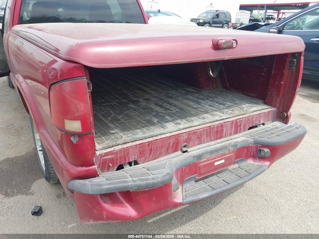 44701144 :رقم المزاد ، 1GTCS19W018133784 vin ، 2001 Gmc Sonoma Sls مزاد بيع