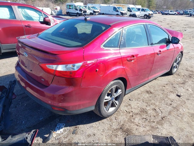 1FADP3F2XEL338279 Ford FOCUS SE