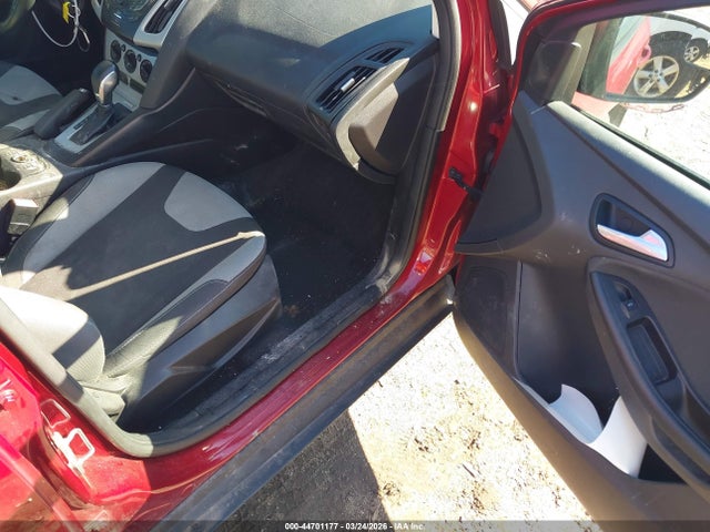 1FADP3F2XEL338279 Ford FOCUS SE