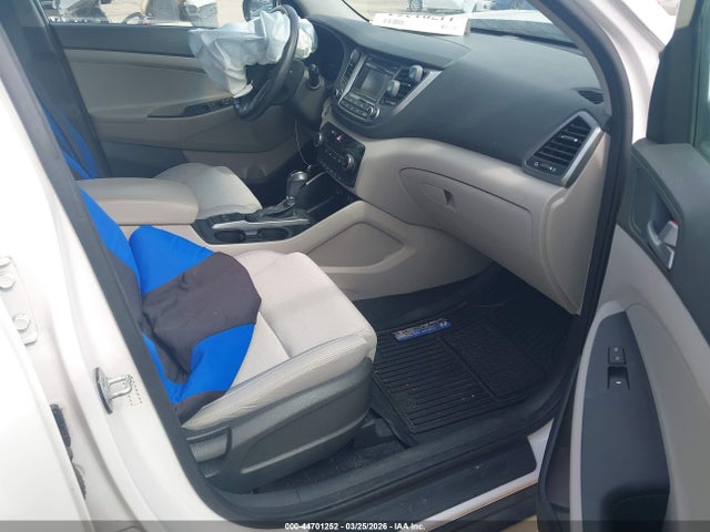 KM8J3CA27HU342249 Hyundai Tucson Sport