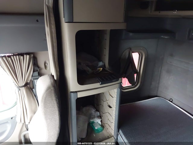 Продаж на аукціоні авто 2013 Freightliner Cascadia 125, vin: 1FUJGLDR3DLBZ4579, номер лоту: 44701323