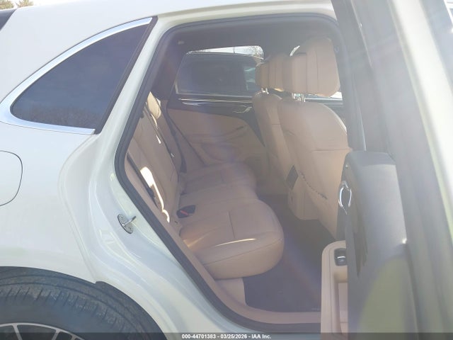 Porsche Macan T 2024 WP1AA2A56RLB13582 Image 8