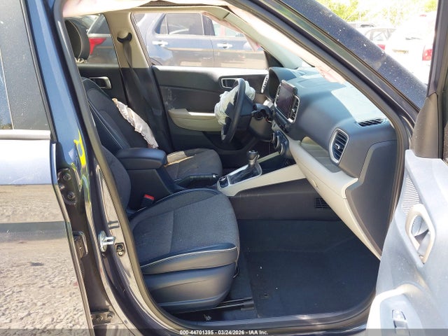 44701395 :رقم المزاد ، KMHRC8A39MU106009 vin ، 2021 Hyundai Venue Denim مزاد بيع