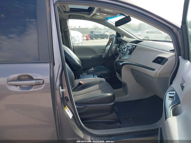 2012 TOYOTA SIENNA 5TDXK3DC7CS188094 Photo 4