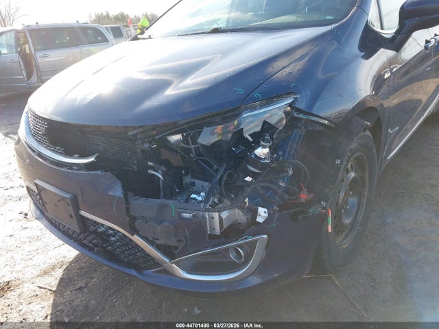 Продаж на аукціоні авто 2017 Chrysler Pacifica Touring-l, vin: 2C4RC1BGXHR744964, номер лоту: 44701408