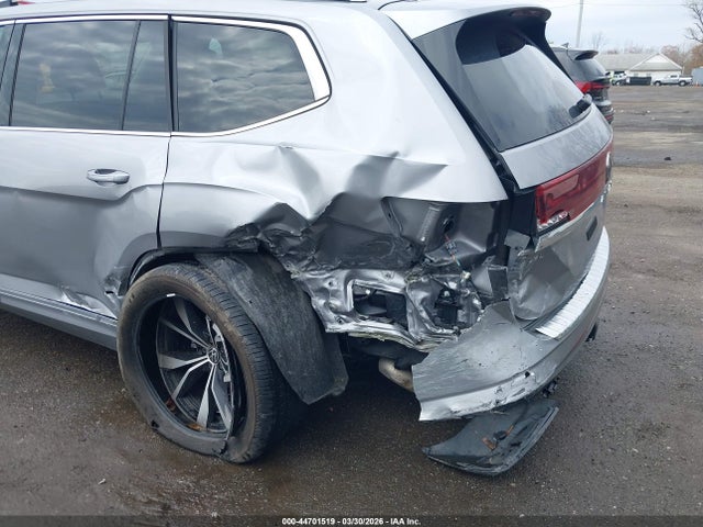 Продажа на аукционе авто 2024 Volkswagen Atlas 2.0t Sel Premium R-line, vin: 1V2FR2CA6RC608860, номер лота: 44701519