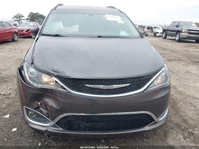 2017 Chrysler Pacifica Touring-l მანქანა იყიდება აუქციონზე, vin: 2C4RC1BG7HR517232, აუქციონის ნომერი: 44701608
