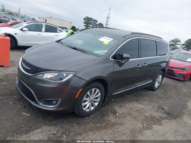 2017 Chrysler Pacifica Touring-l მანქანა იყიდება აუქციონზე, vin: 2C4RC1BG7HR517232, აუქციონის ნომერი: 44701608