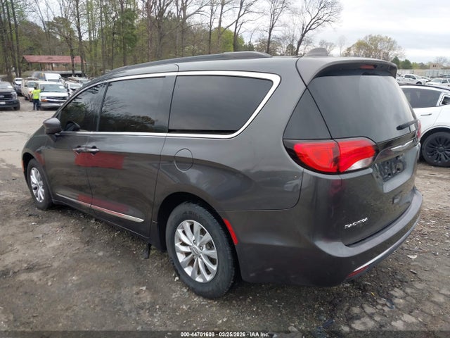 2017 Chrysler Pacifica Touring-l მანქანა იყიდება აუქციონზე, vin: 2C4RC1BG7HR517232, აუქციონის ნომერი: 44701608