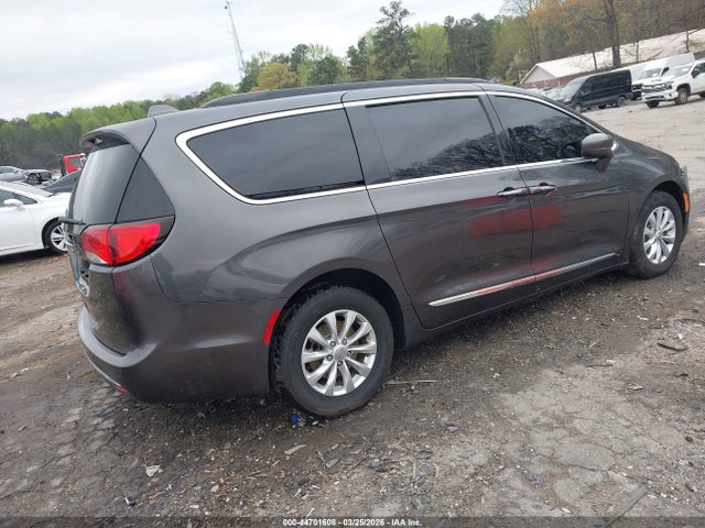 2017 Chrysler Pacifica Touring-l მანქანა იყიდება აუქციონზე, vin: 2C4RC1BG7HR517232, აუქციონის ნომერი: 44701608