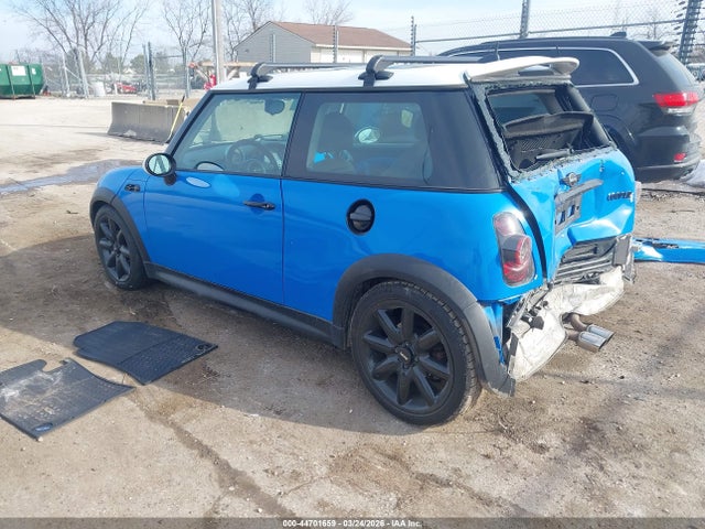 2006 MINI COOPER S WMWRE33536TL23447 Photo 2