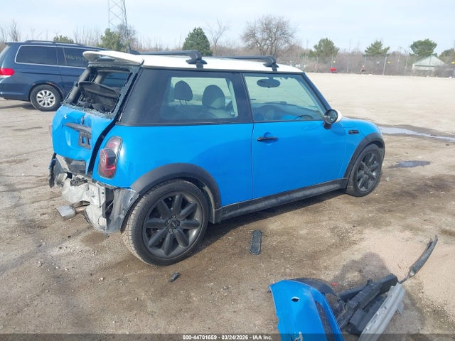 2006 MINI COOPER S WMWRE33536TL23447 Photo 3