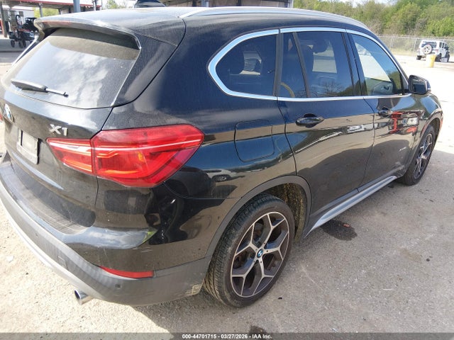 2017 BMW X1 WBXHT3C38H5F77204 Photo 3