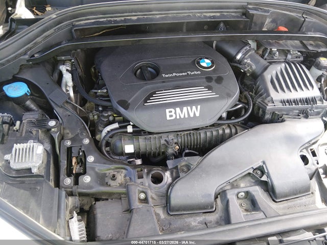 2017 BMW X1 WBXHT3C38H5F77204 Photo 5