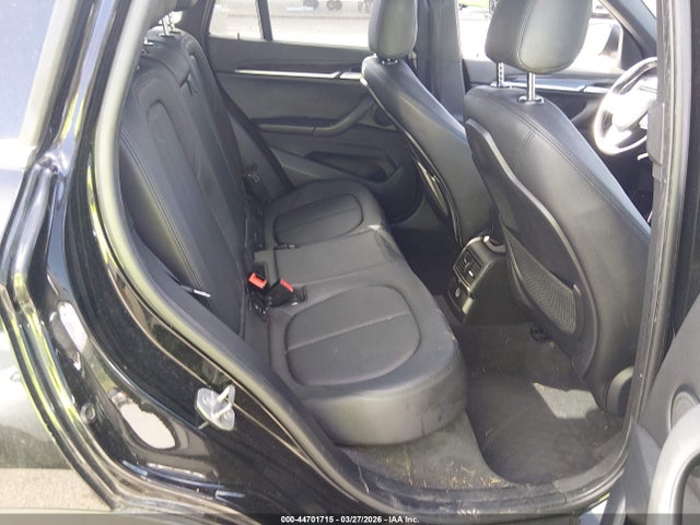 2017 BMW X1 WBXHT3C38H5F77204 Photo 7