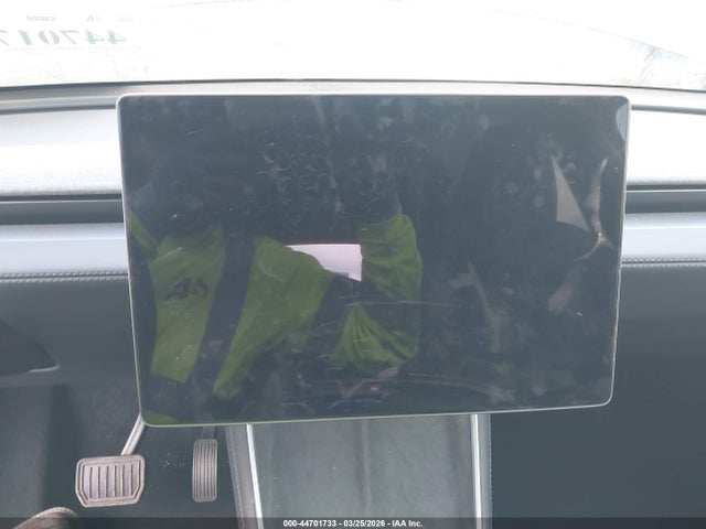 2026 Tesla Model Y Premium Rear-wheel Drive/standard Rear-wheel Drive მანქანა იყიდება აუქციონზე, vin: 7SAYGDEDXTA492821, აუქციონის ნომერი: 44701733