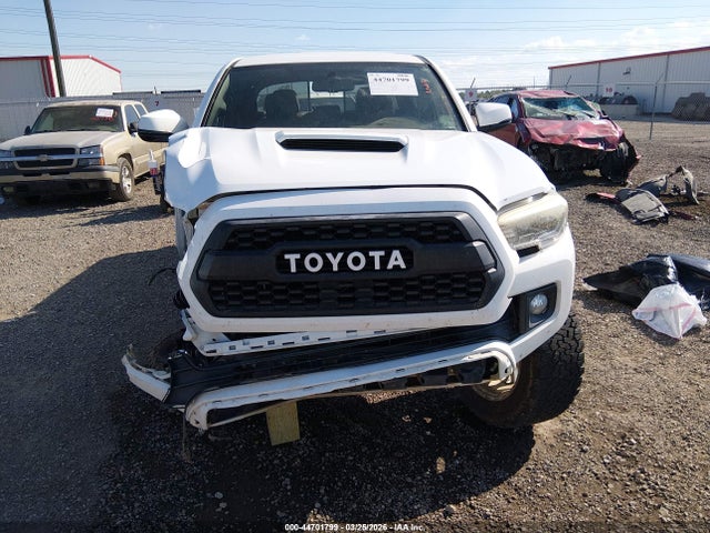 Продаж на аукціоні авто 2017 Toyota Tacoma, vin: 5TFAZ5CNXHX039275, номер лоту: 44701799