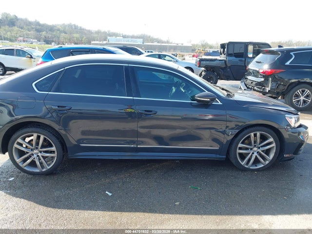 Продаж на аукціоні авто 2016 Volkswagen Passat 1.8t R-line, vin: 1VWAT7A30GC035334, номер лоту: 44701832