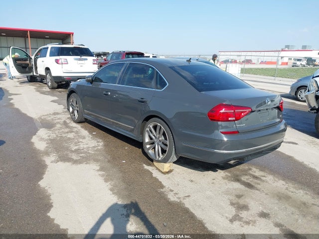 Продаж на аукціоні авто 2016 Volkswagen Passat 1.8t R-line, vin: 1VWAT7A30GC035334, номер лоту: 44701832