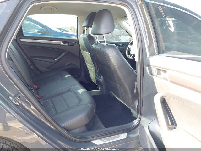 Продаж на аукціоні авто 2016 Volkswagen Passat 1.8t R-line, vin: 1VWAT7A30GC035334, номер лоту: 44701832