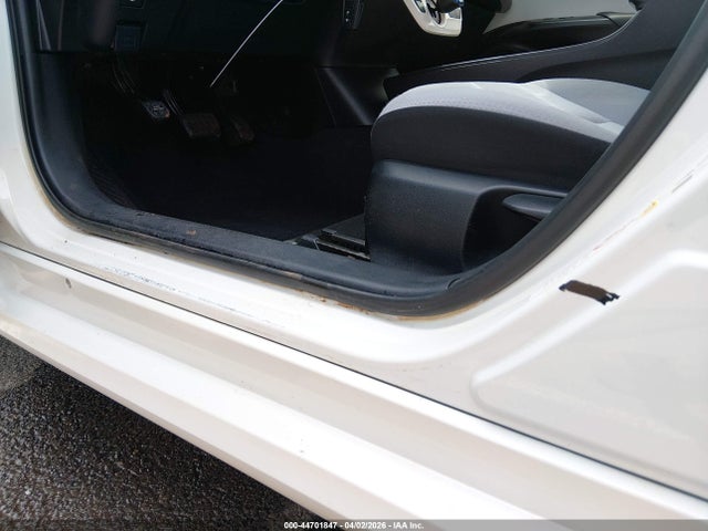 JTDKBRFU8G3015338 Toyota Prius Two