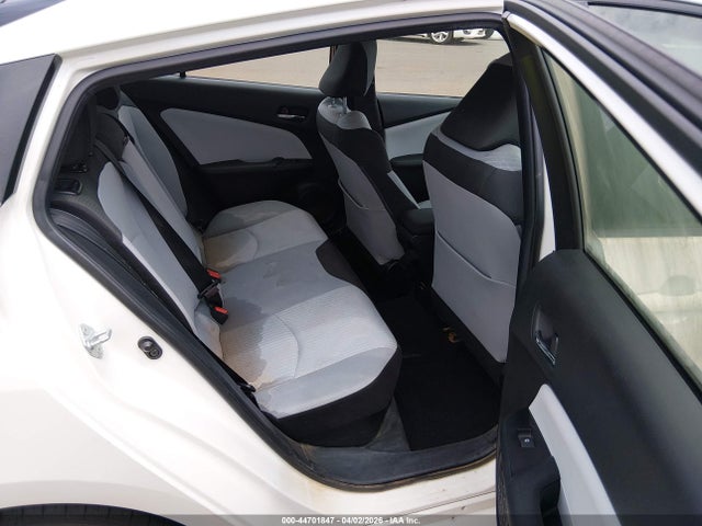 JTDKBRFU8G3015338 Toyota Prius Two