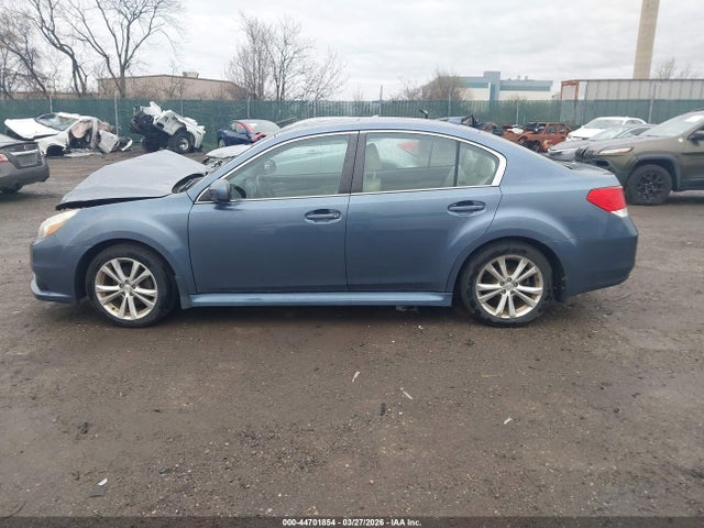44701854 :رقم المزاد ، 4S3BMBK6XD3035563 vin ، 2013 Subaru Legacy 2.5i Limited مزاد بيع